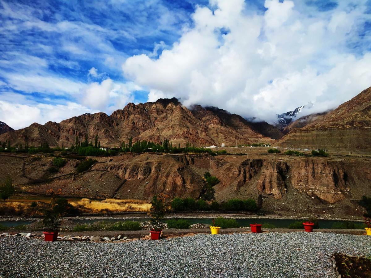 Hotel Neryok'S Indus View Chimre Exterior foto